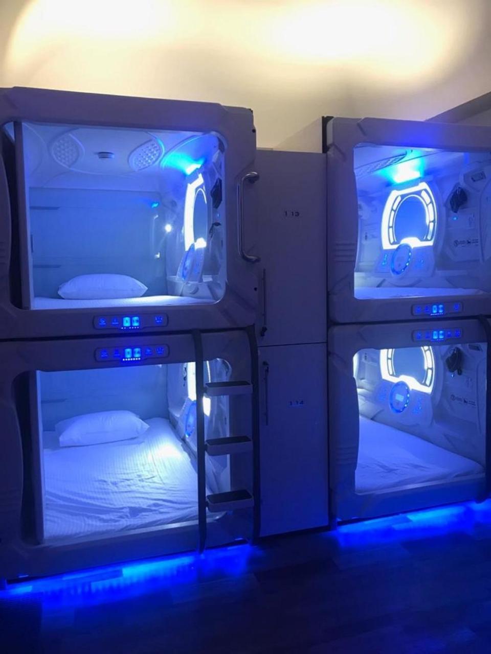 The Capsule Hotel 콜롬보 외부 사진